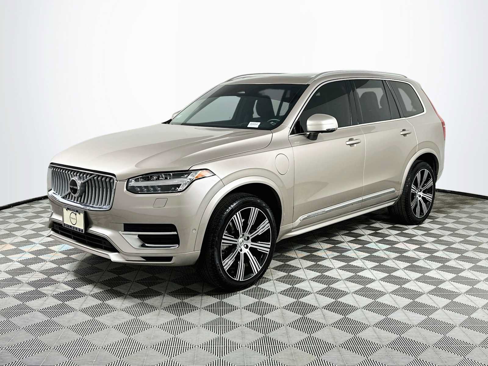 Used 2023 Volvo XC90 T8 Ultimate AWD/4WD image 3