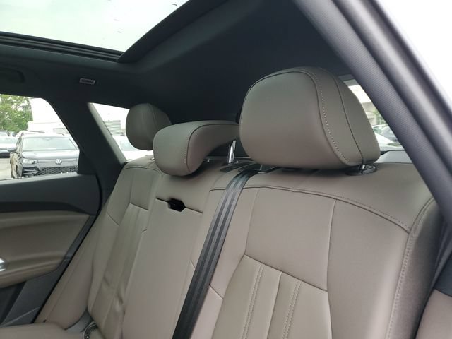 Used 2025 Audi Q5 Premium Plus w/ Premium Plus AWD/4WD image 15
