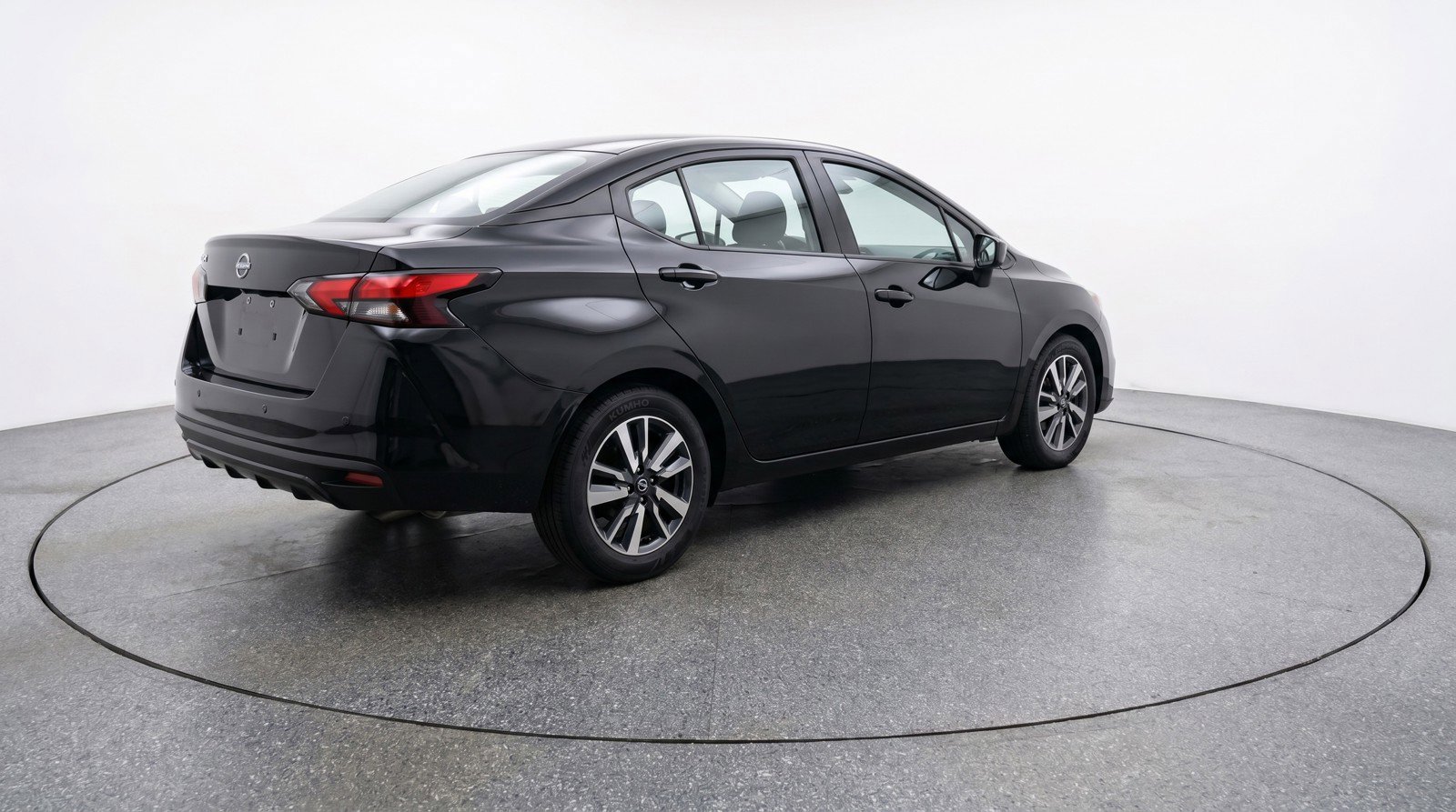 Used 2025 Nissan Versa SV image 9