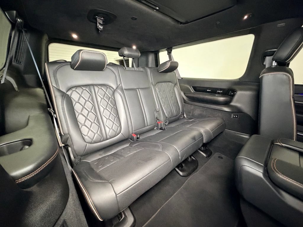 Used 2025 Jeep Grand Wagoneer L Series III w/ Quick Order Packagew 28T AWD/4WD image 9
