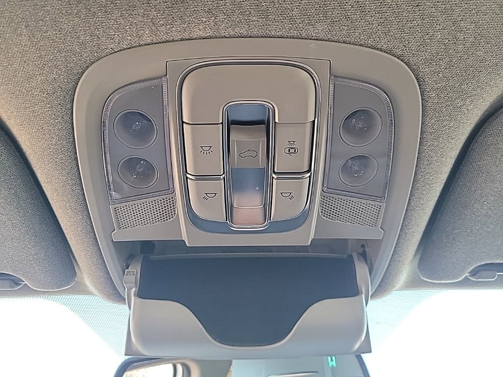 Used 2020 Hyundai Santa Fe Limited image 22