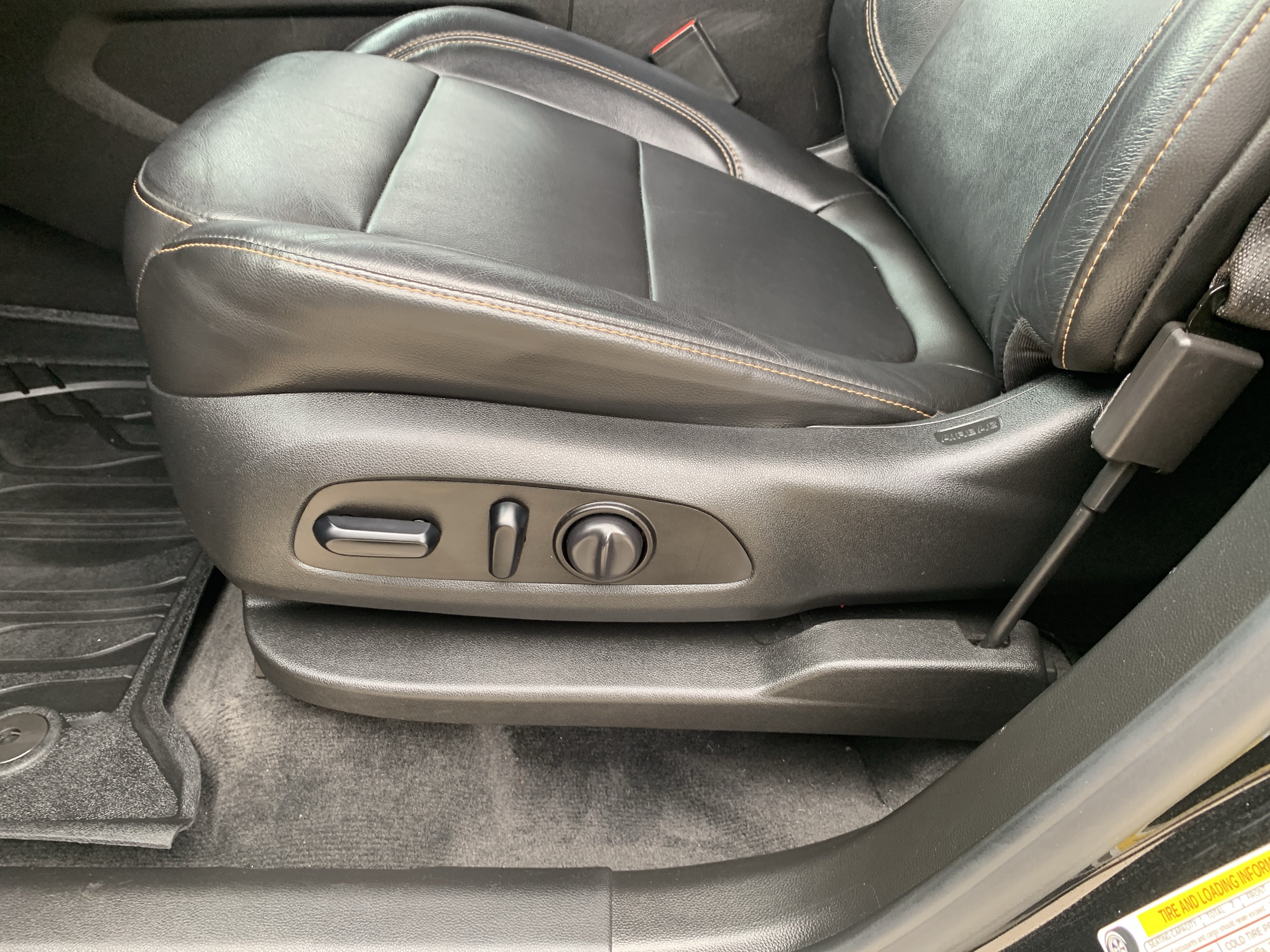 Used 2020 Chevrolet Traverse RS FWD image 23