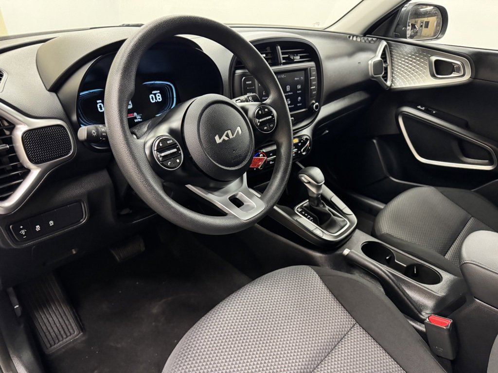 Used 2025 Kia Soul LX w/ LX Technology Package image 15