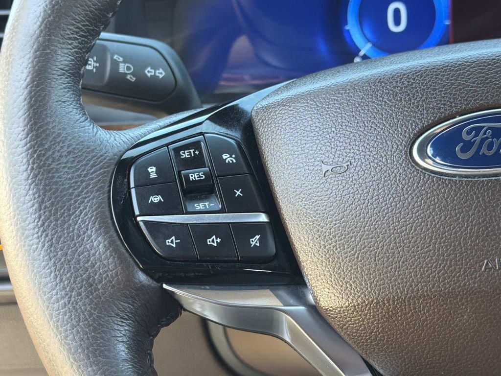 Used 2023 Ford Explorer King Ranch w/ Class IV Trailer Tow Package image 9