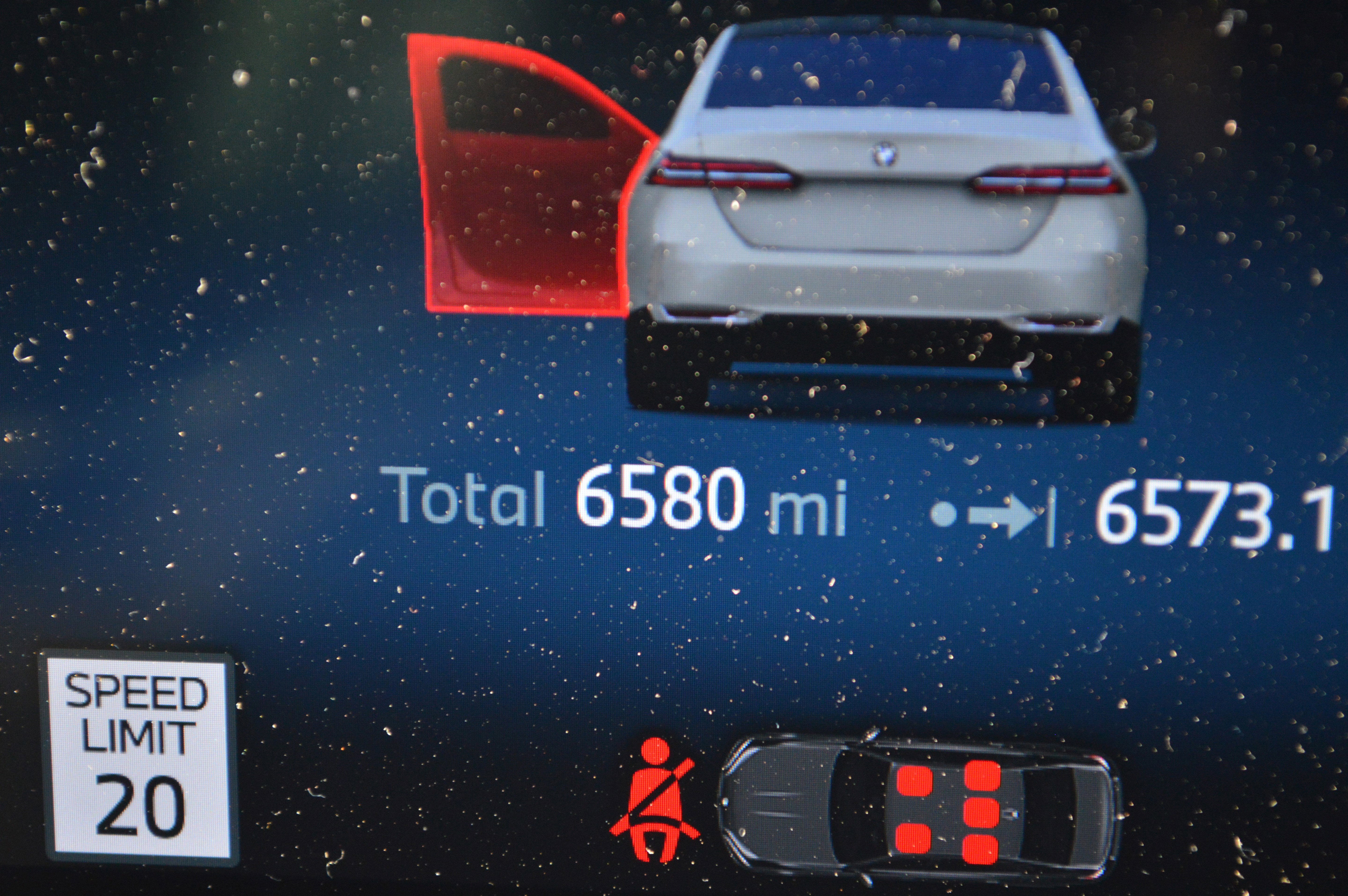 Used 2025 BMW 530i xDrive w/ Premium Package image 14