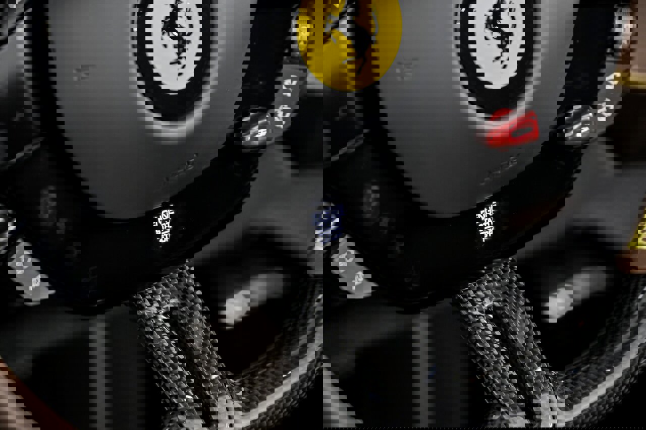 Used 2024 Ferrari SF90 Spider image 30