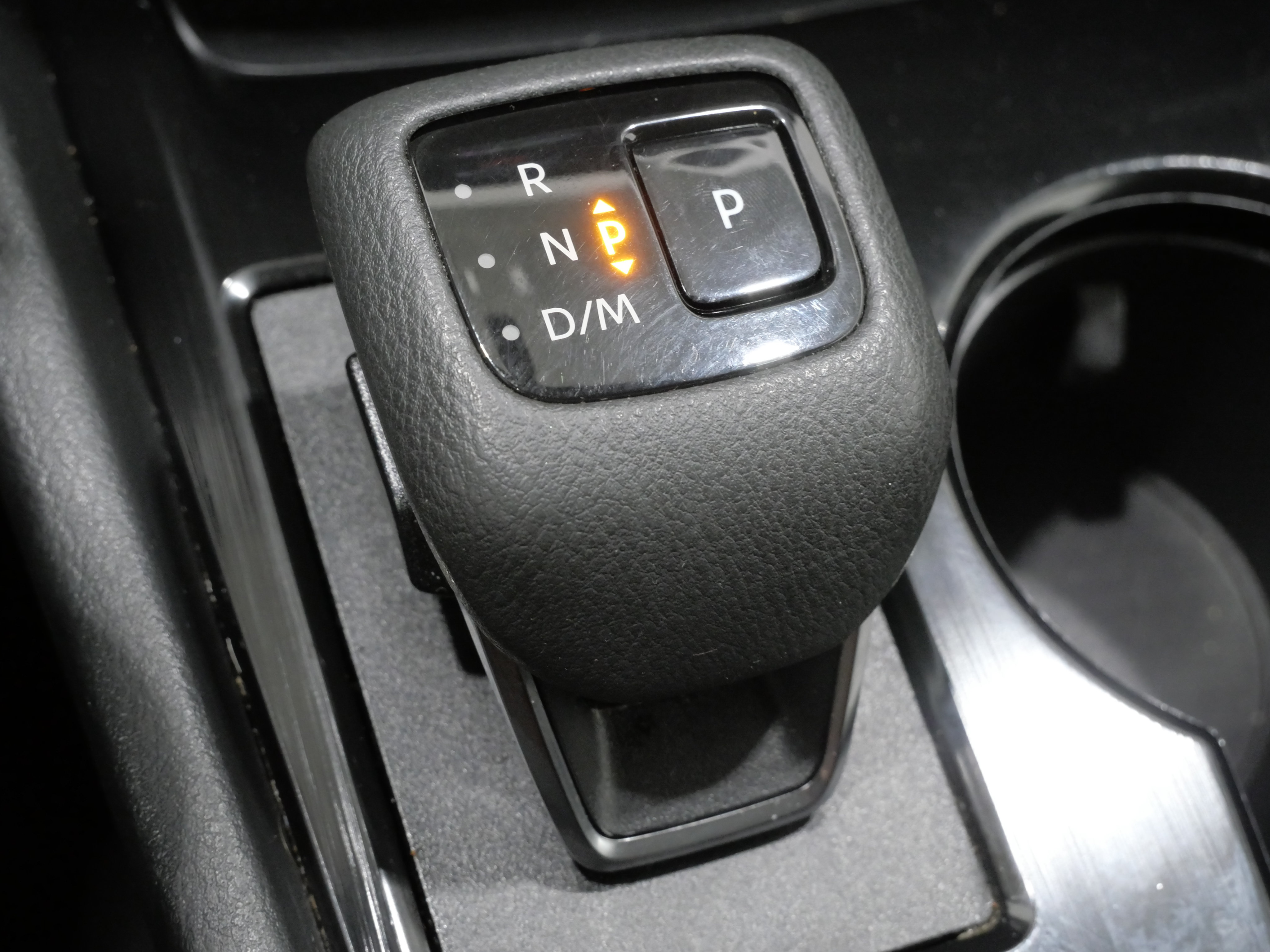 Used 2024 Nissan Rogue S AWD/4WD image 22