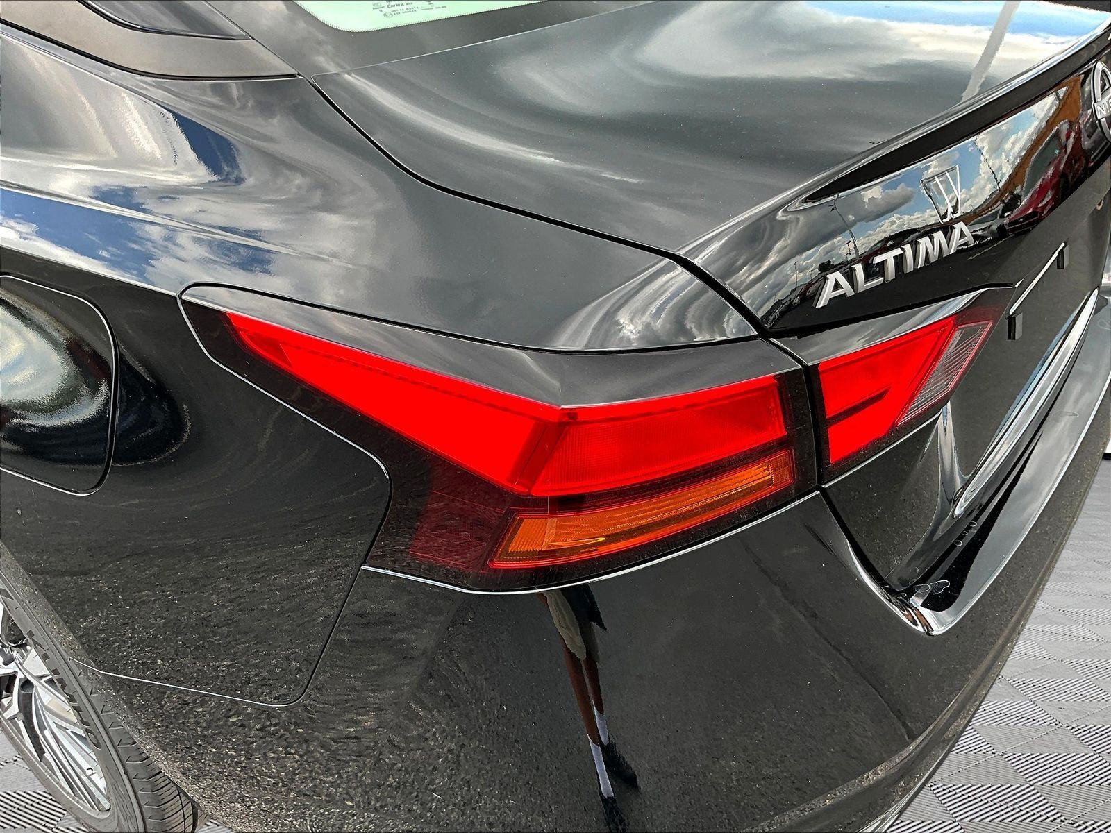 Used 2023 Nissan Altima 2.5 SV w/ SV Premium Package FWD image 23