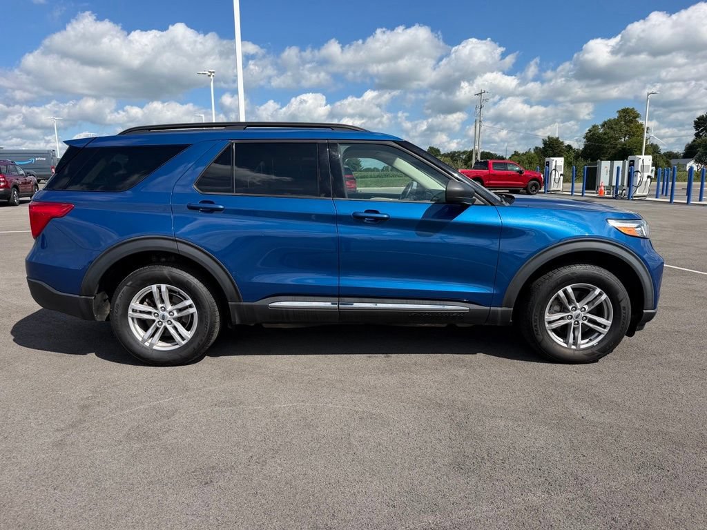 Used 2020 Ford Explorer XLT w/ Equipment Group 202A AWD/4WD image 4