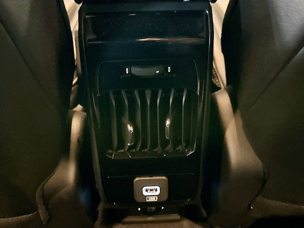 Used 2025 Jeep Compass Latitude image 23