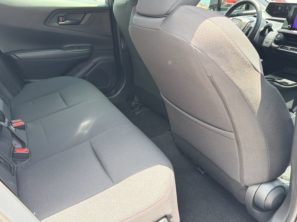 New 2026 Toyota Prius Plug-In Hybrid FWD image 18