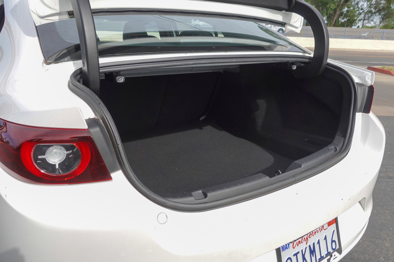 Used 2025 MAZDA MAZDA3 s image 23