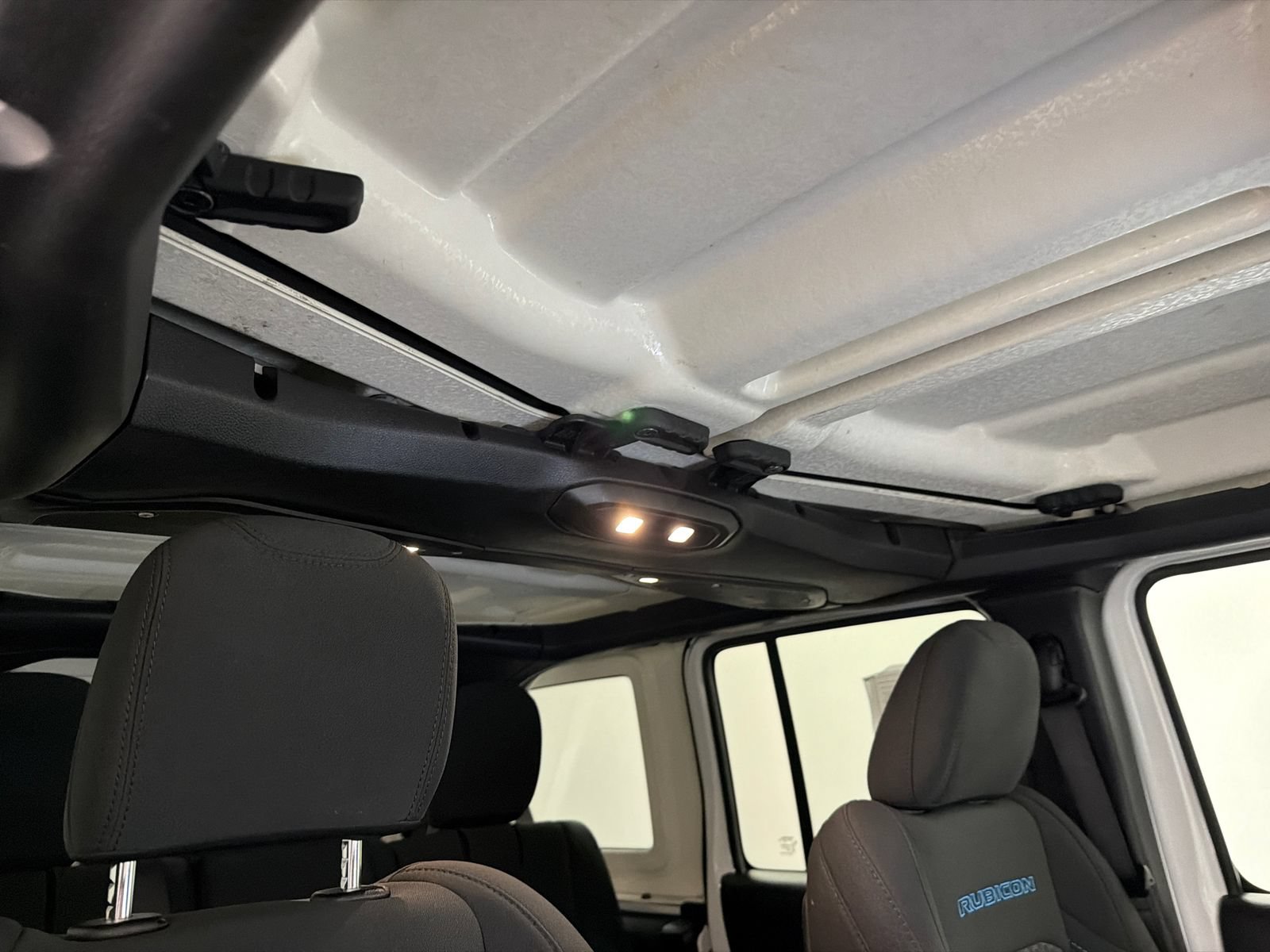 Used 2024 Jeep Wrangler Unlimited Rubicon 4xe AWD/4WD image 12