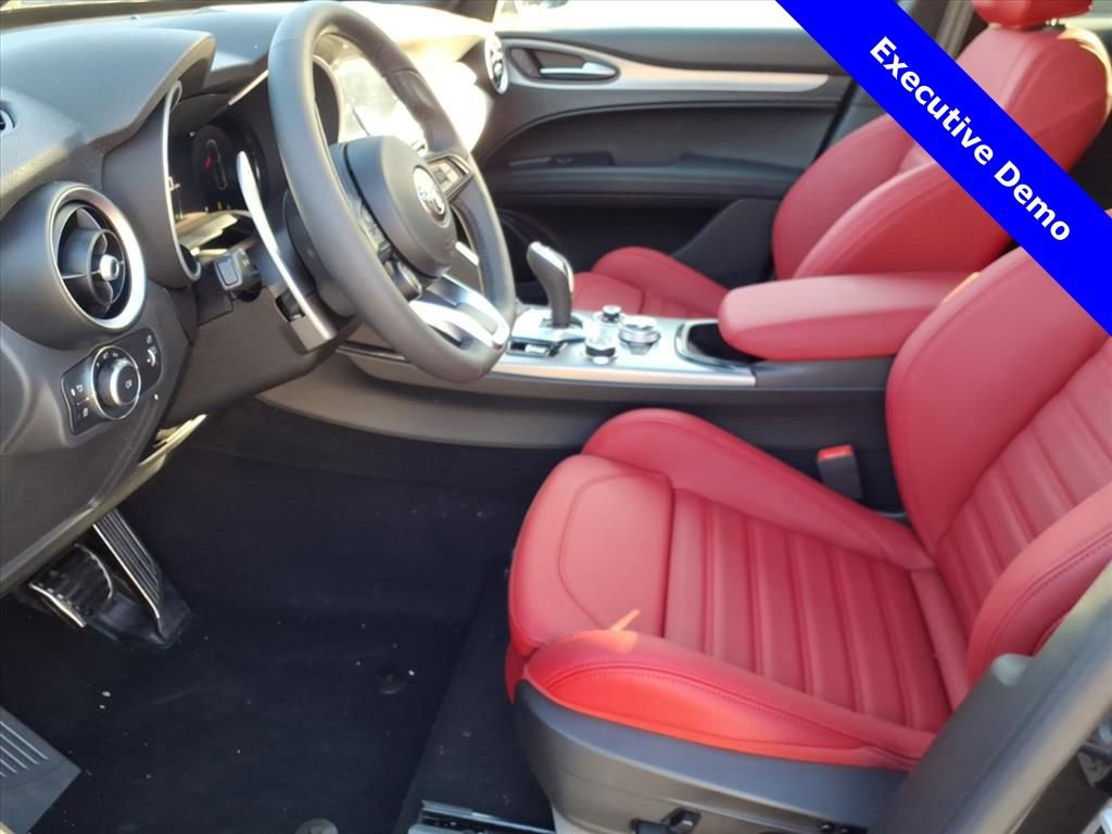 New 2025 Alfa Romeo Stelvio Sprint w/ Veloce Package AWD/4WD image 14