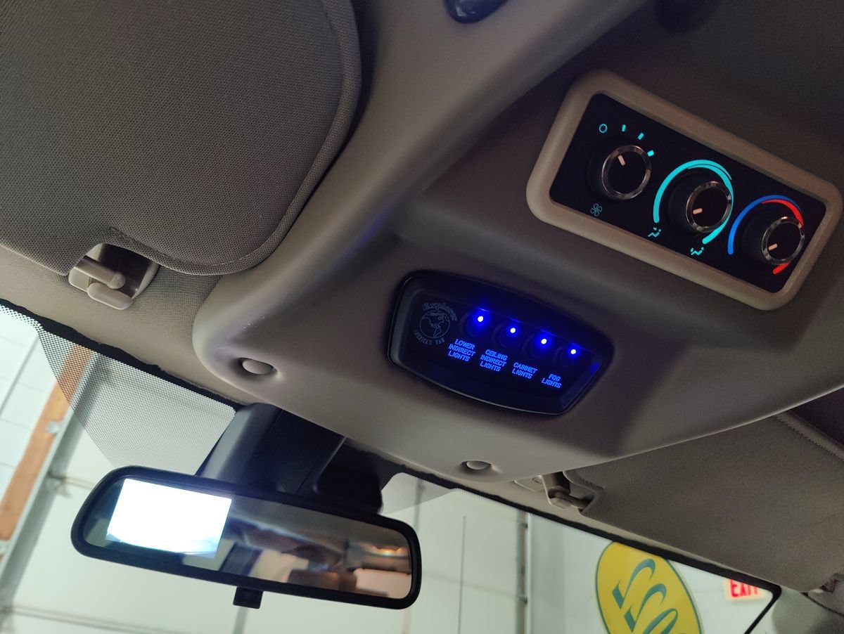 Used 2022 Chevrolet Express 2500 Extended w/ Enhanced Convenience Package RWD image 39