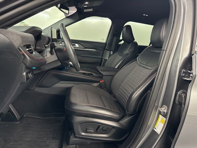 Used 2025 Ford Explorer ST-Line w/ Premium Package image 28