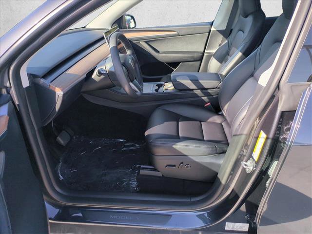 Used 2024 Tesla Model Y Long Range AWD/4WD image 17