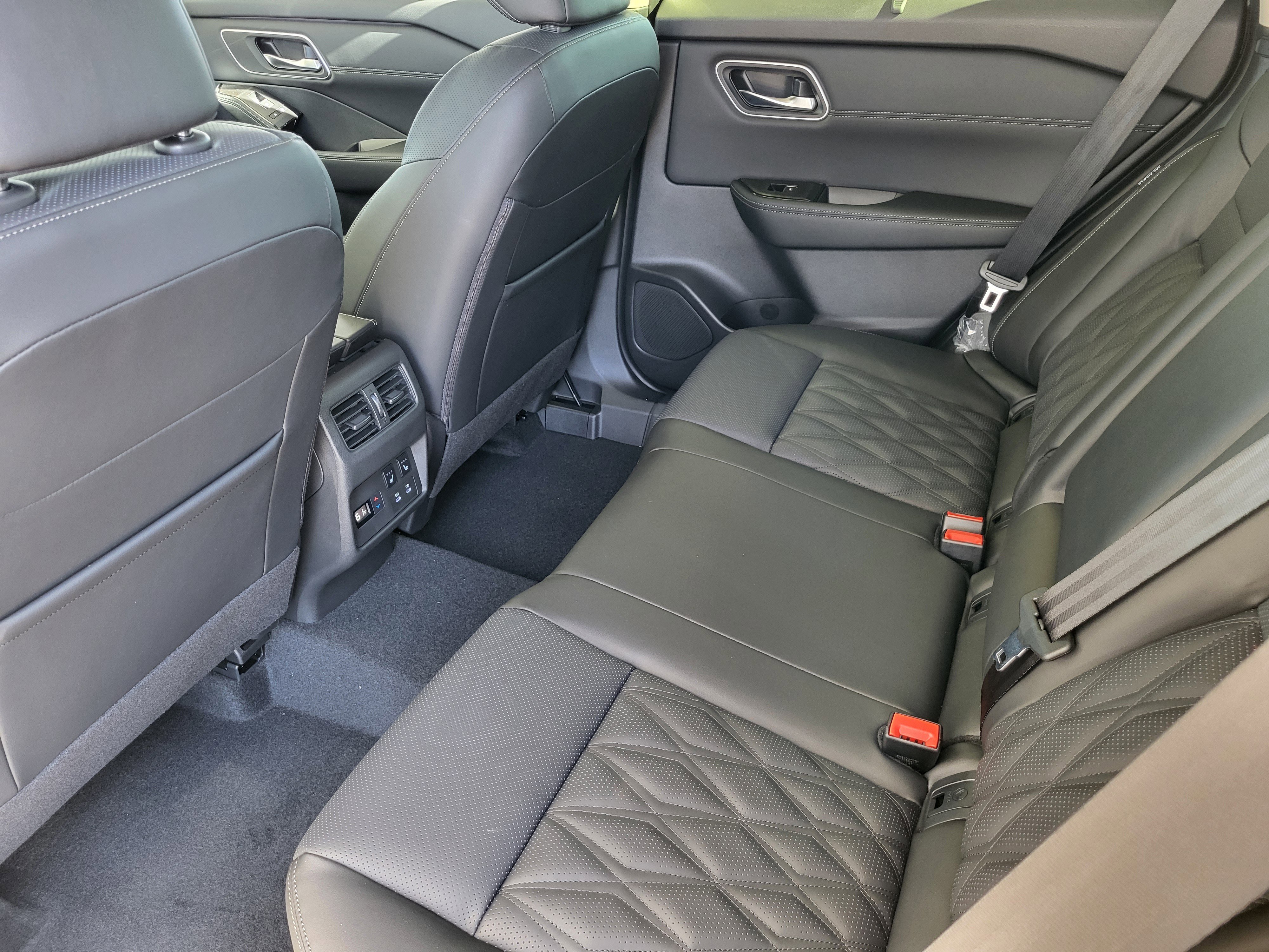 New 2026 Nissan Rogue Platinum w/ Platinum Premium Package image 10