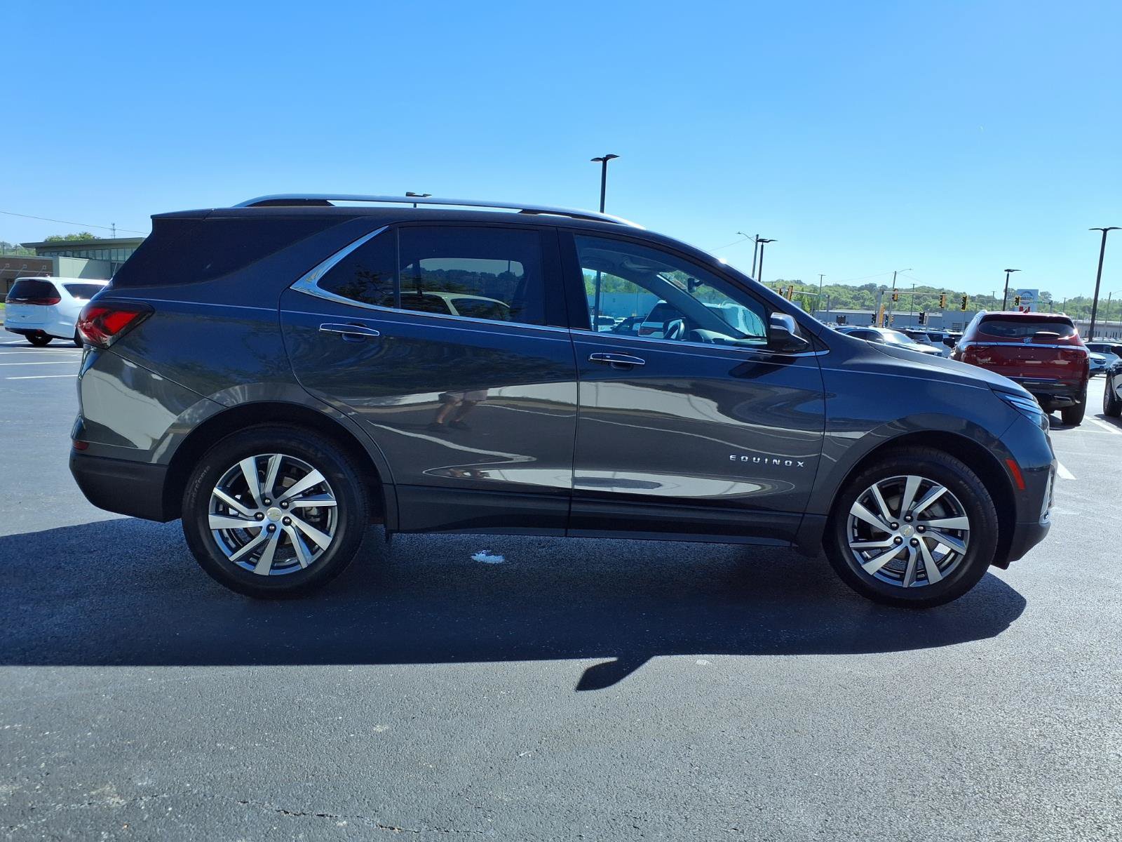 Used 2022 Chevrolet Equinox Premier FWD image 30