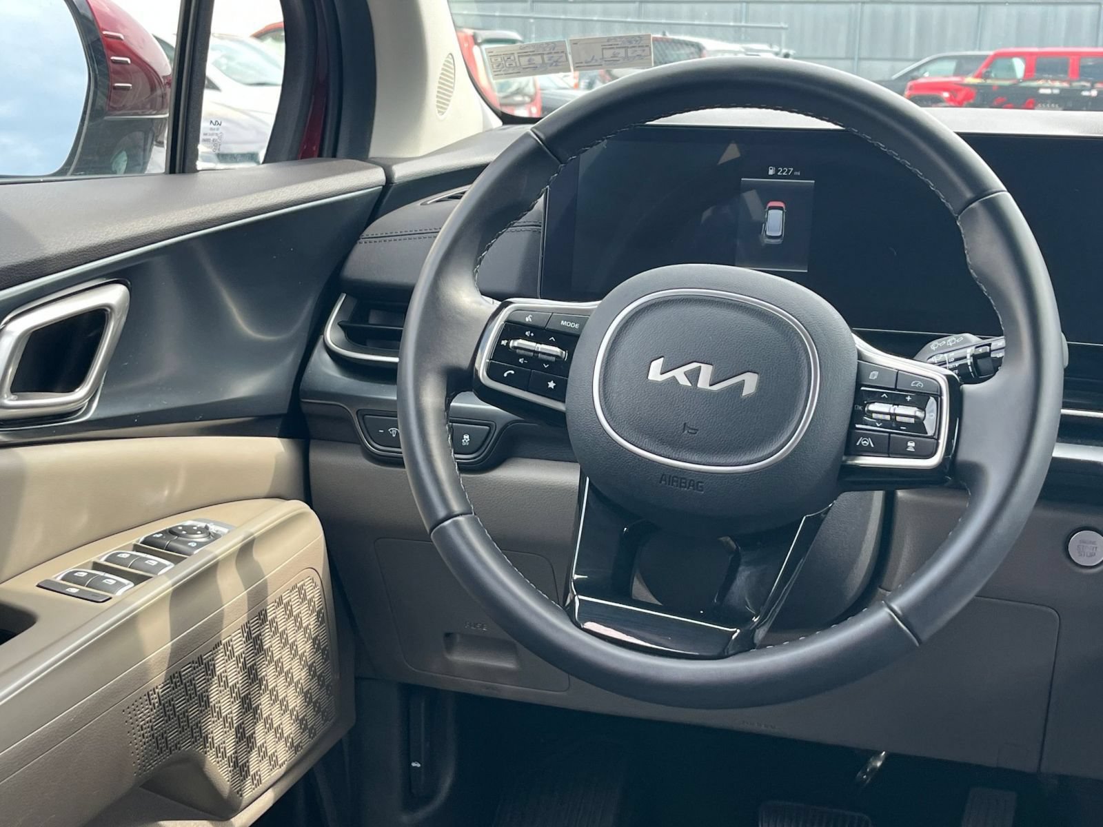 Used 2026 Kia Carnival FWD image 29
