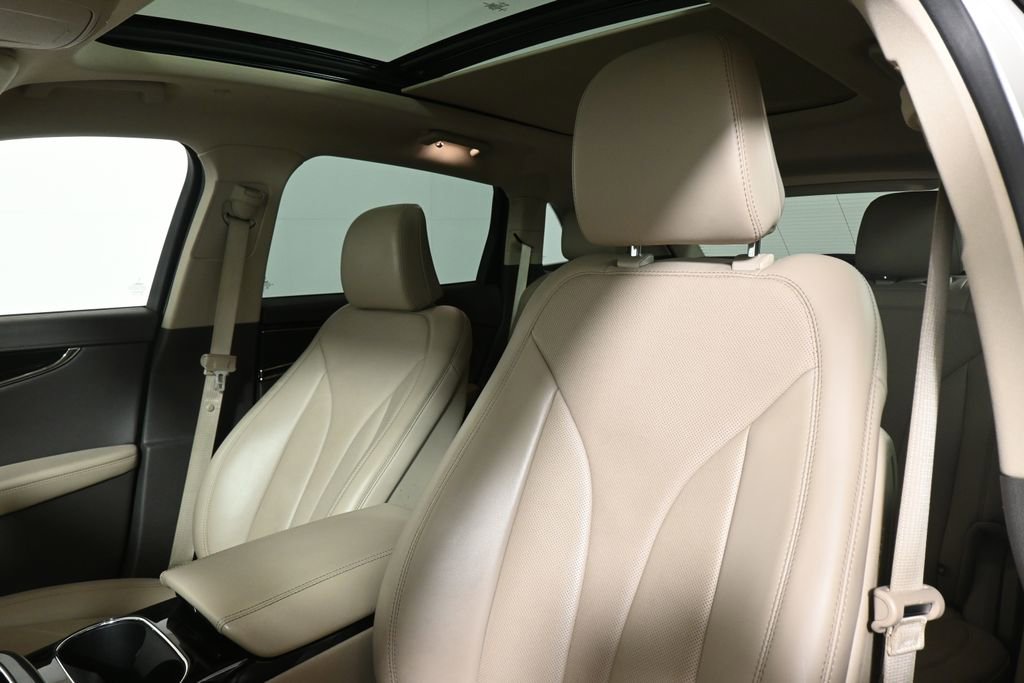 Used 2023 Lincoln Nautilus Reserve image 16