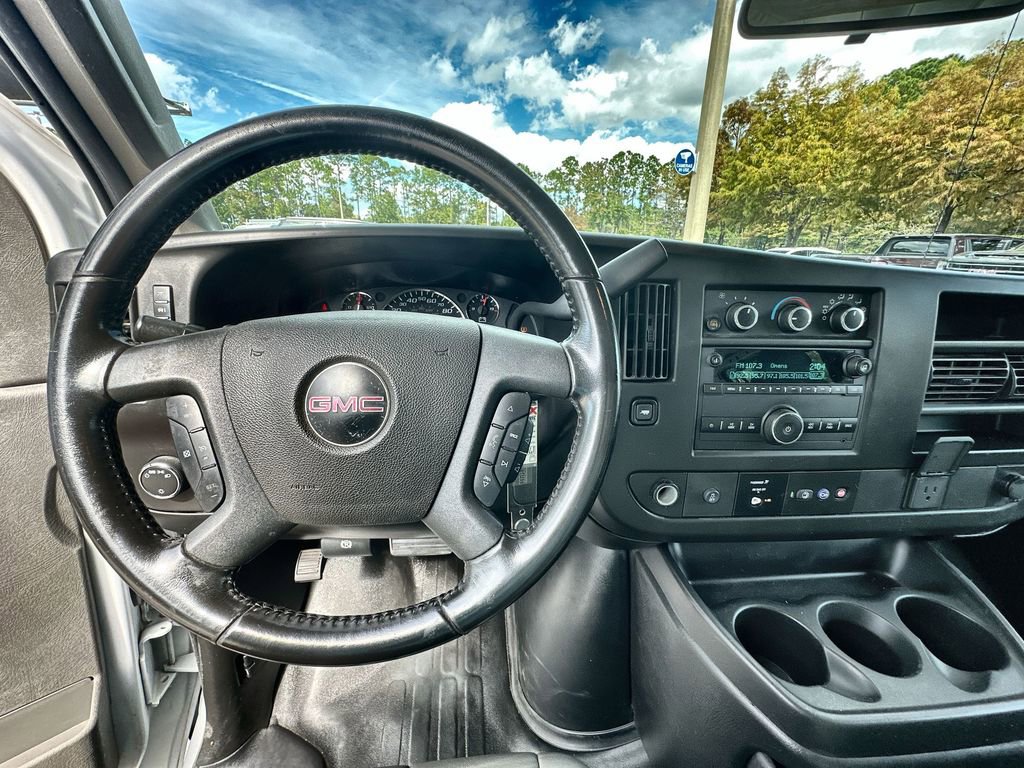 Used 2022 GMC Savana 3500 Work Van w/ Driver Convenience Package image 11