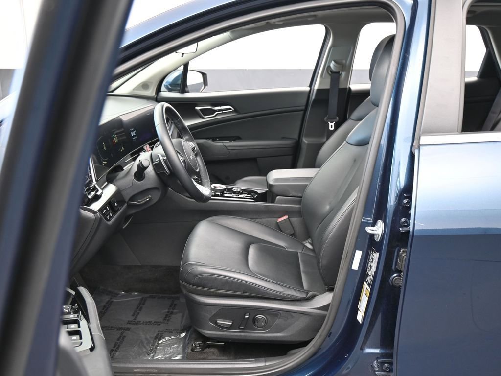 Used 2025 Kia Sportage EX w/ EX Premium Package image 11