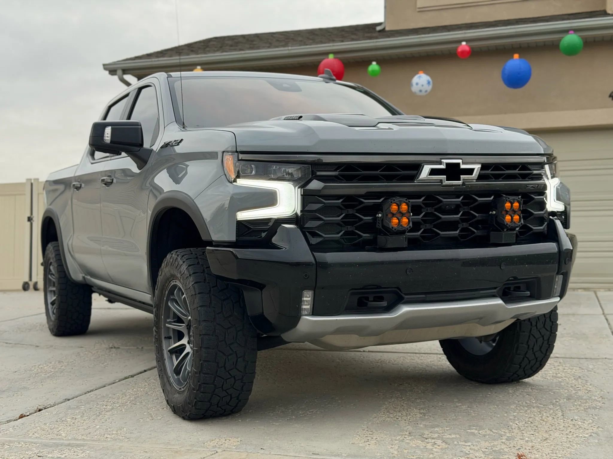 Used 2025 Chevrolet Silverado 1500 ZR2 w/ Technology Package image 1