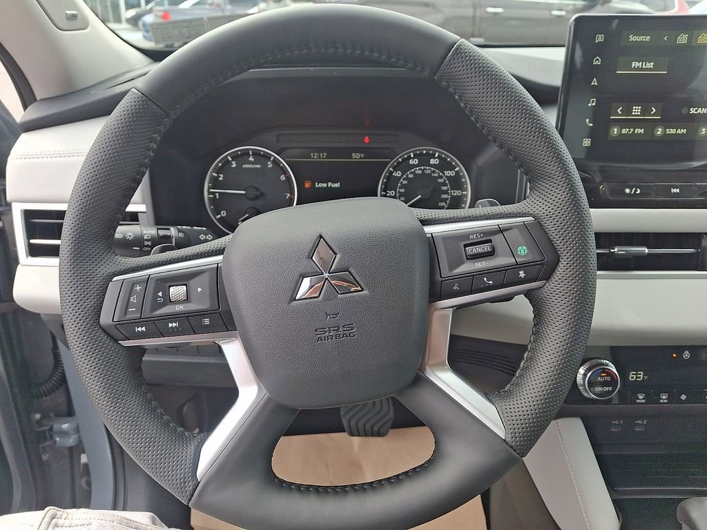 New 2026 Mitsubishi Outlander SE image 11