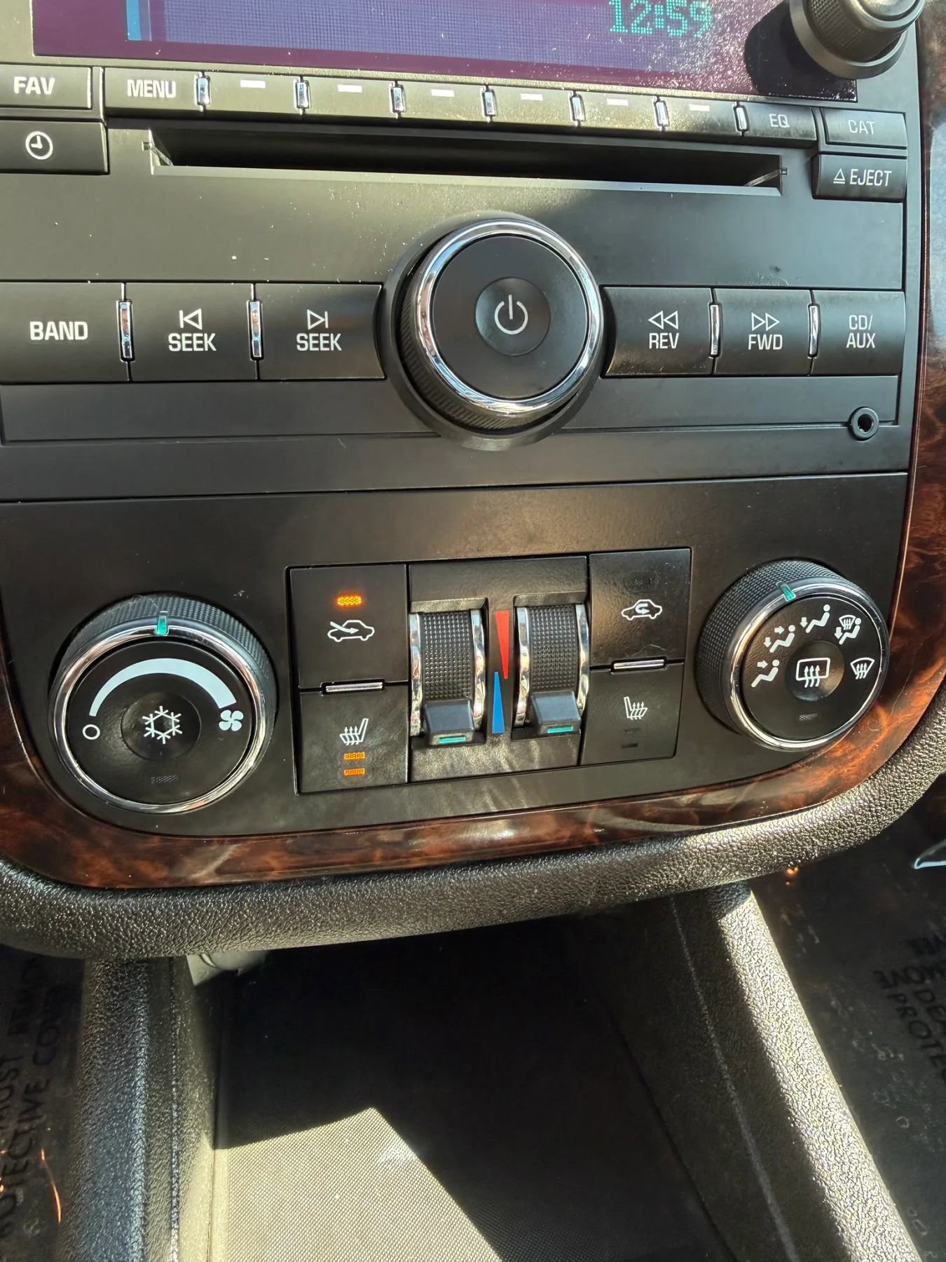 Used 2013 Chevrolet Impala LTZ FWD image 23