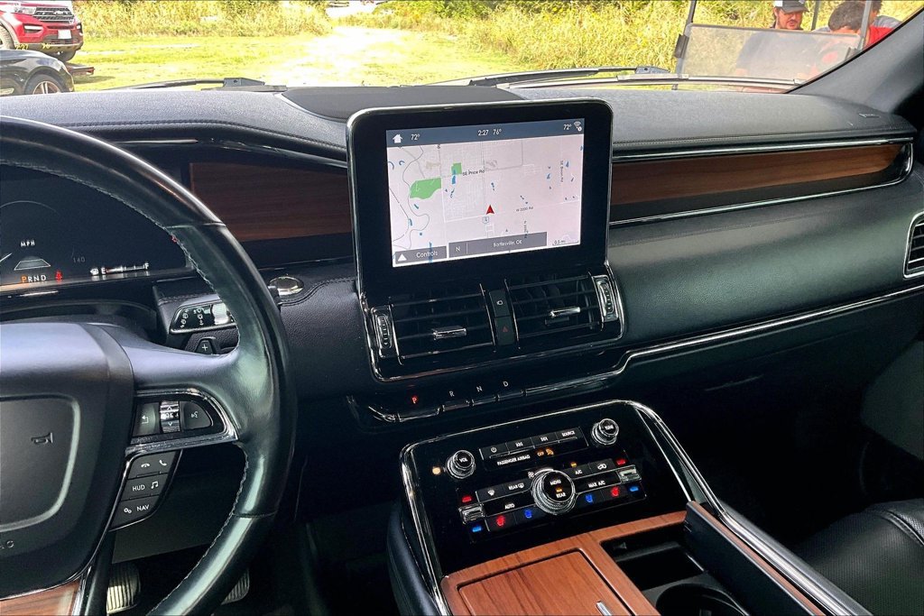 Used 2018 Lincoln Navigator L Reserve w/ Technology Package AWD/4WD image 6