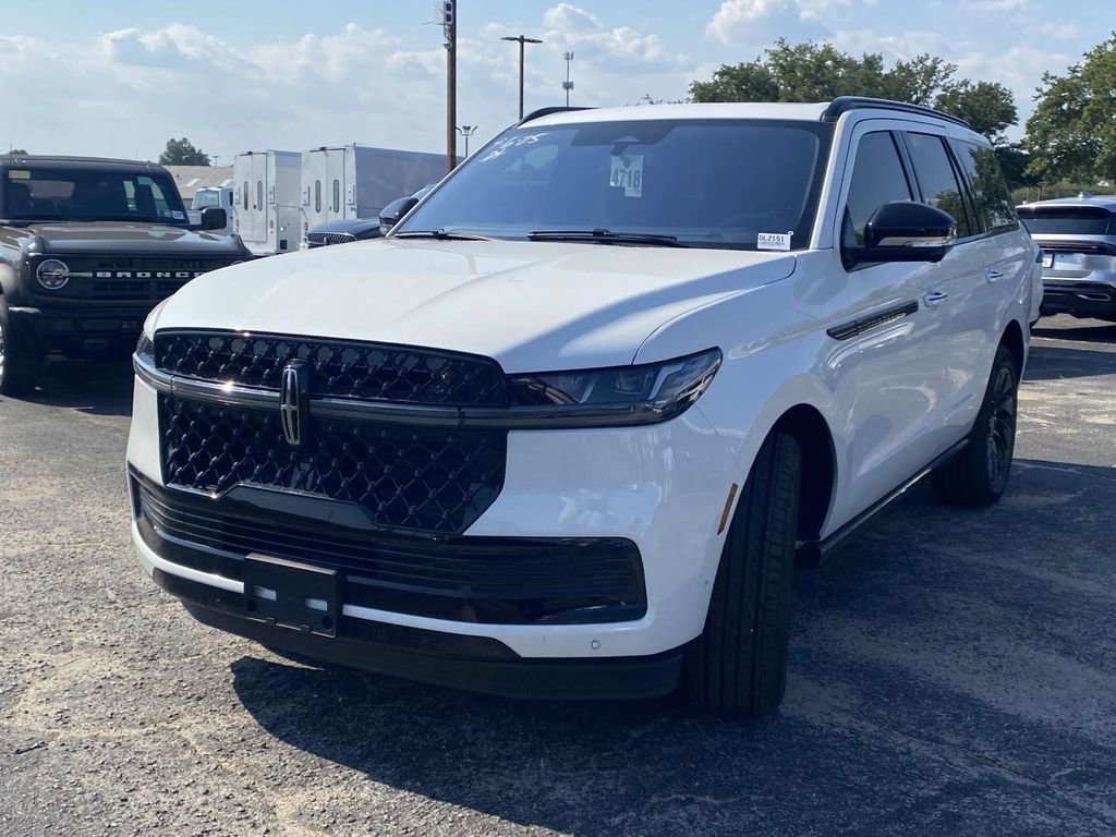 New 2025 Lincoln Navigator Reserve w/ Jet Appearance Package image 8