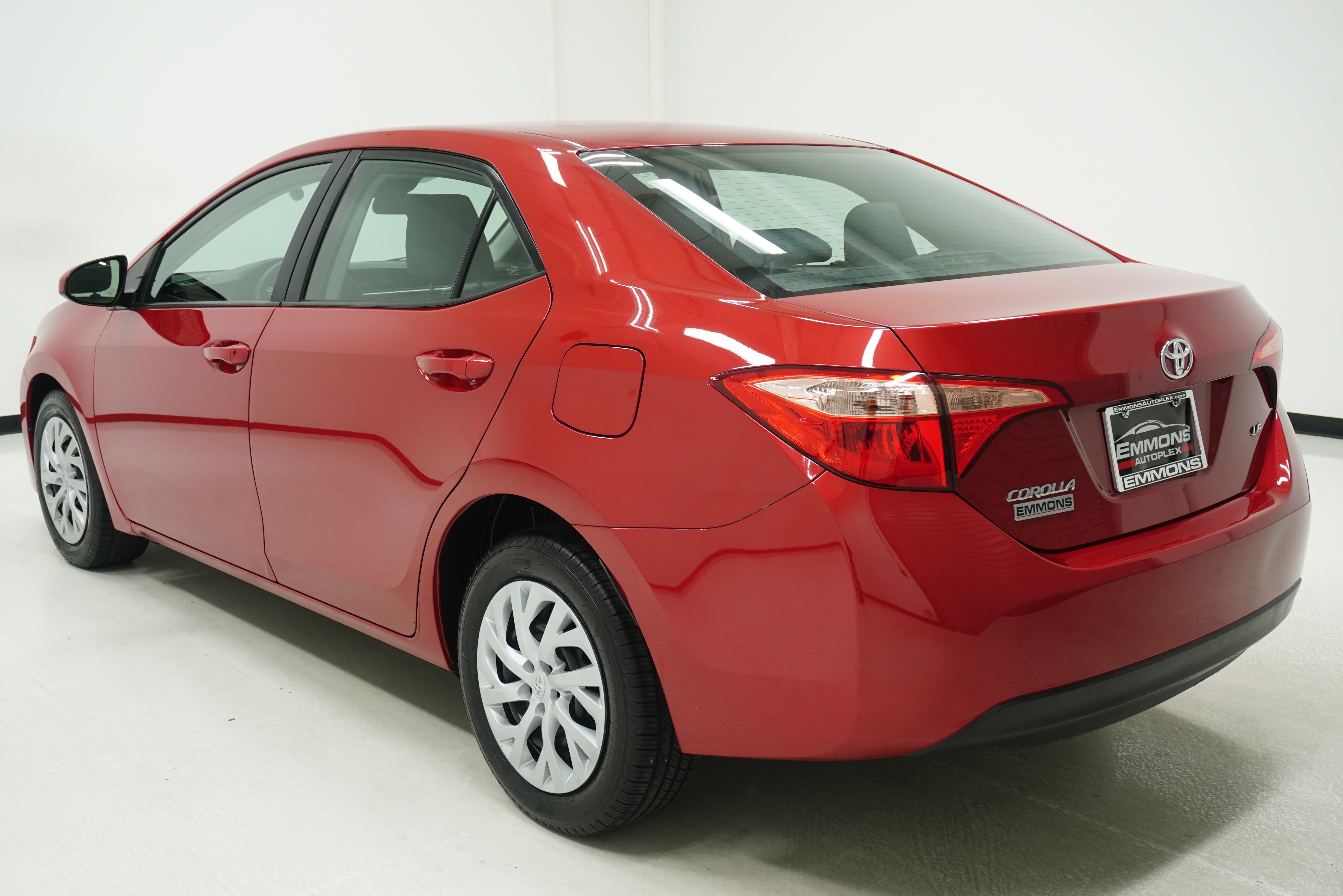 Used 2017 Toyota Corolla LE FWD image 6
