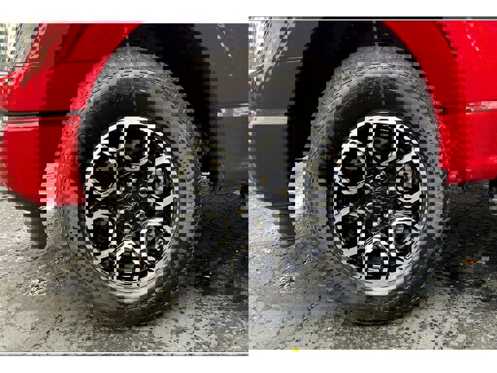 Used 2023 Ford F150 Lariat image 10