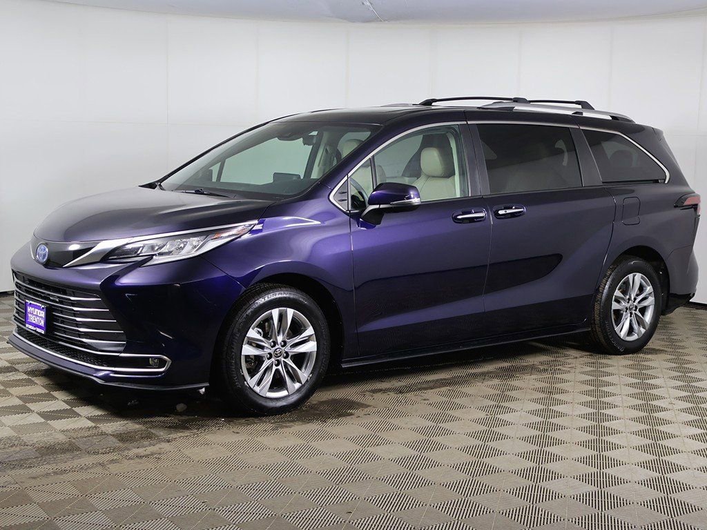 Used 2022 Toyota Sienna Limited AWD/4WD image 10