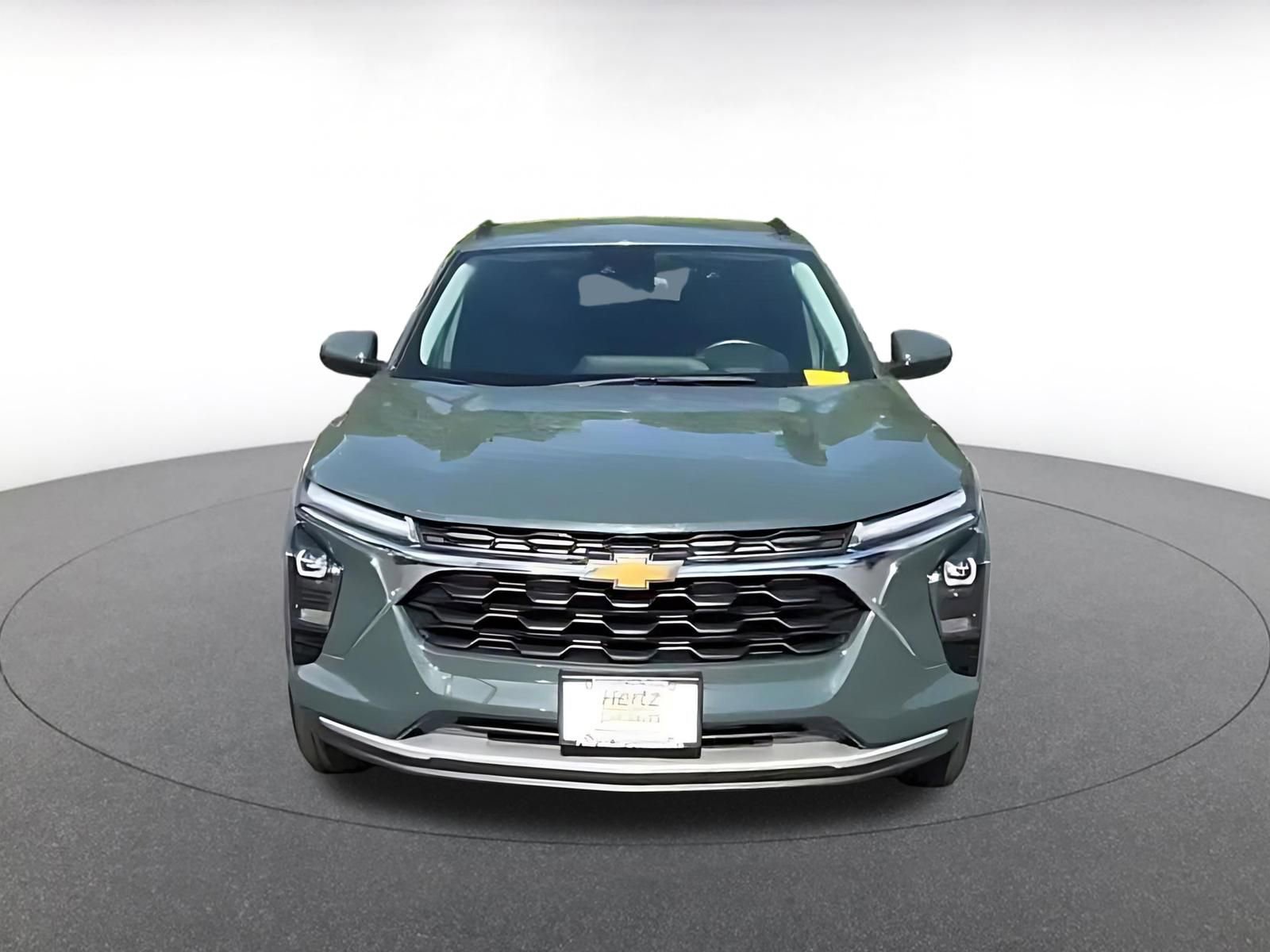 Used 2025 Chevrolet Trax LT w/ LT Convenience Package FWD image 4
