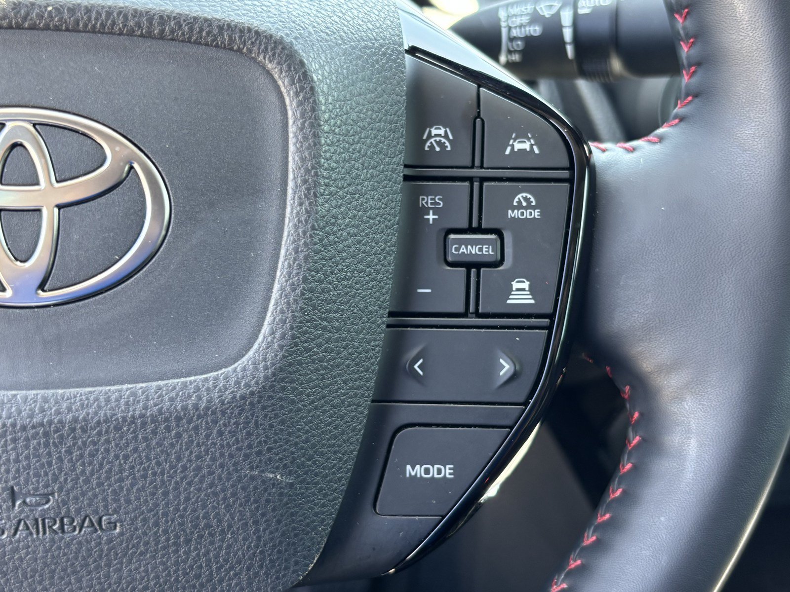 Used 2025 Toyota Prius Plug-In Hybrid w/ Limited Premium Package FWD image 22