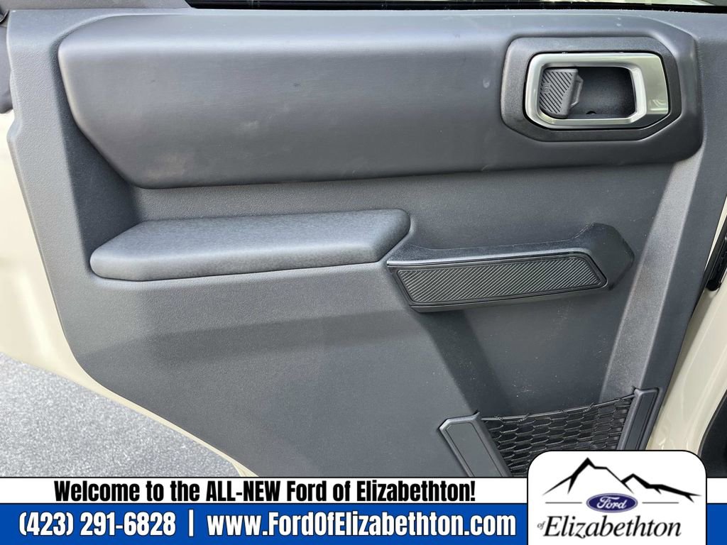 New 2025 Ford Bronco Badlands image 16