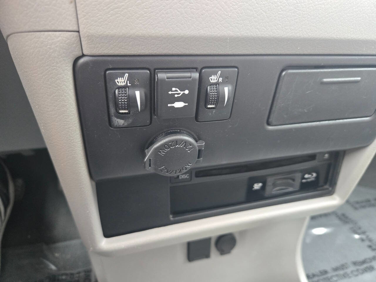 Used 2019 Toyota Sienna XLE Premium w/ Carpet Mat Package AWD/4WD image 23