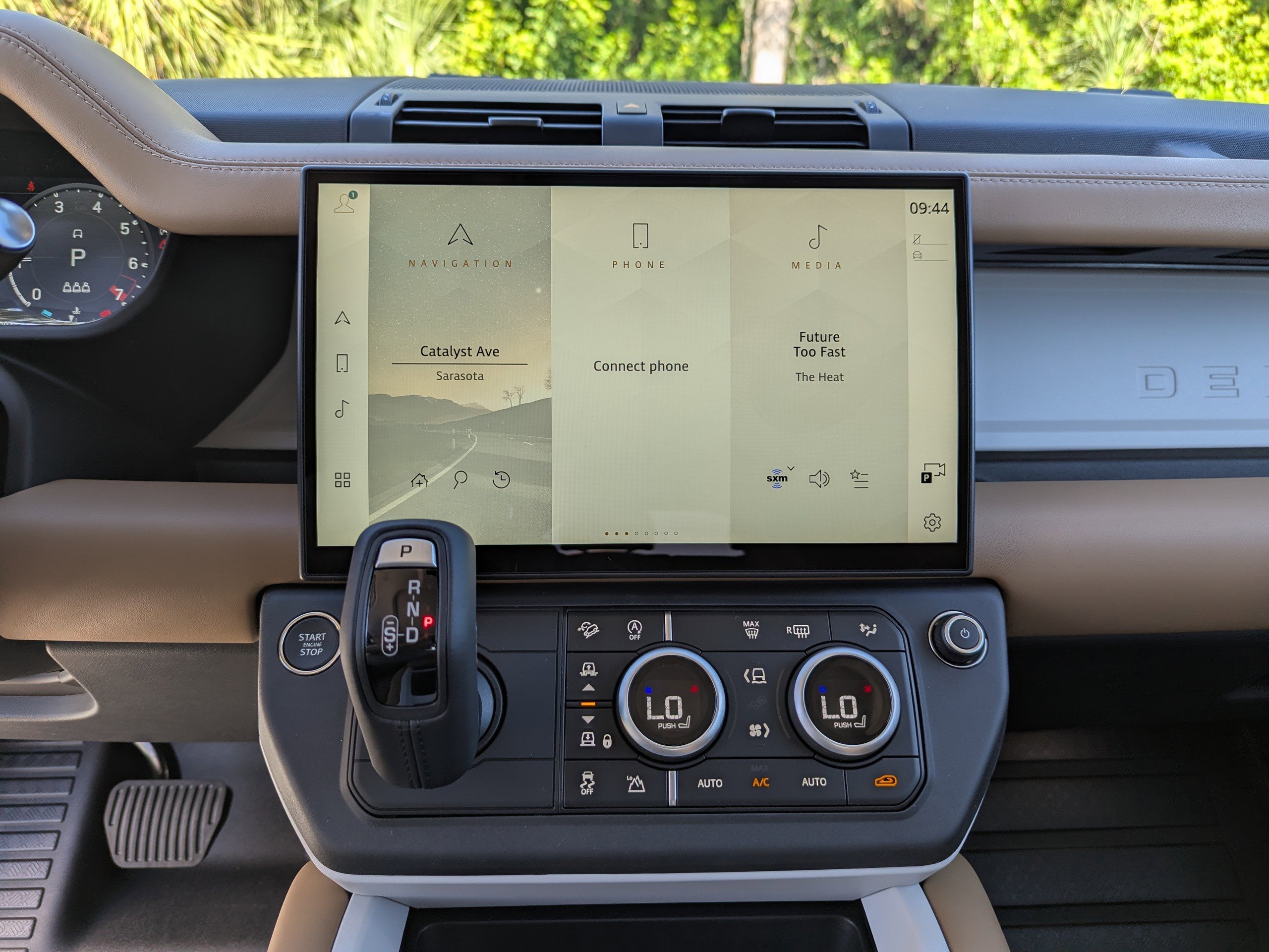 New 2026 Land Rover Defender 110 S image 24