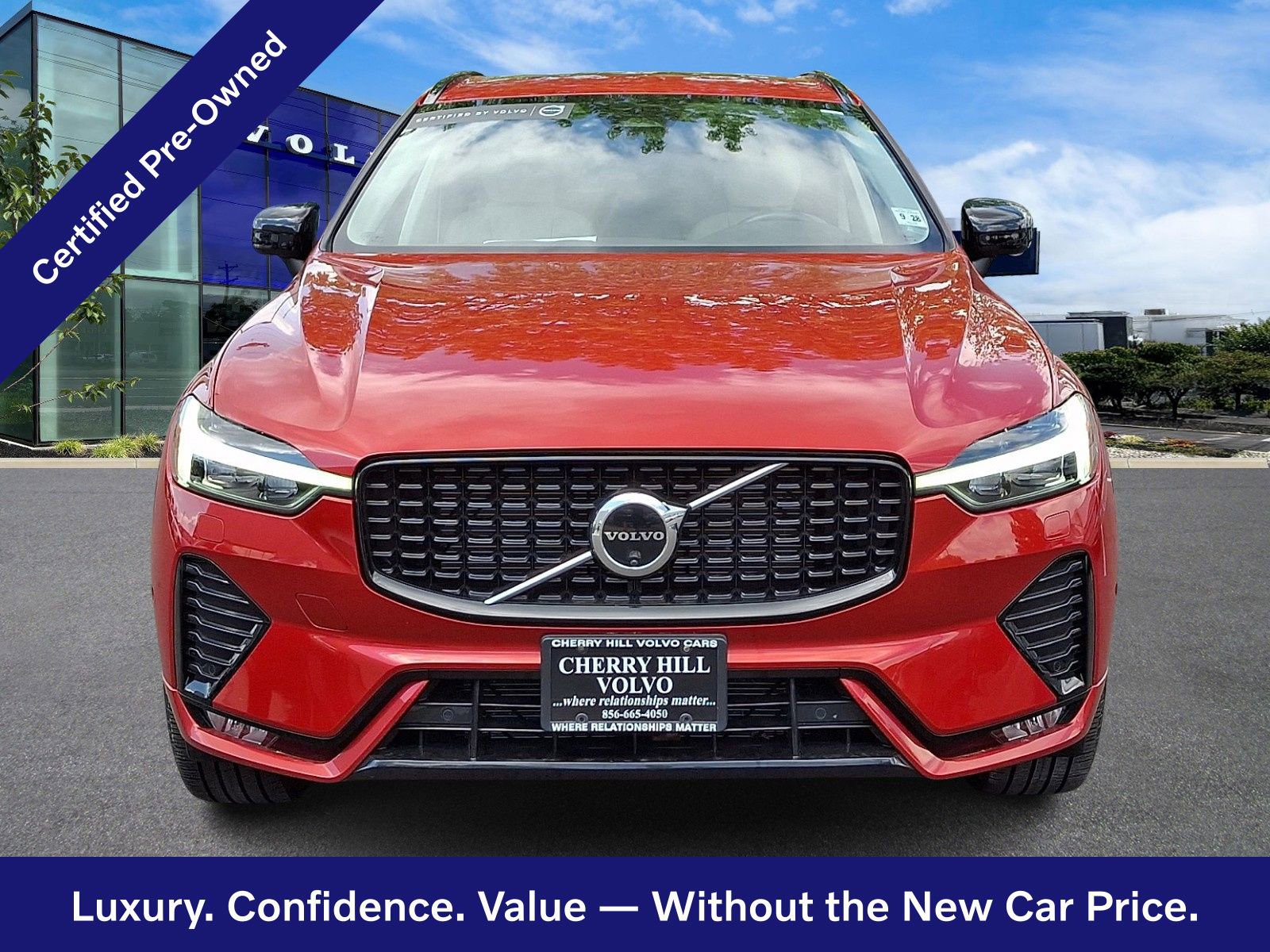 Certified 2024 Volvo XC60 B5 Plus w/ Climate Package AWD/4WD image 2