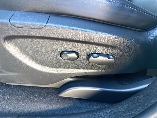 Used 2022 Chevrolet Trax LT w/ LT Convenience Package image 18