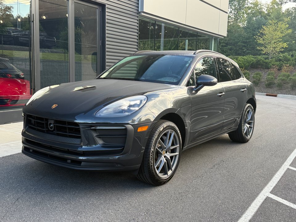 Certified 2026 Porsche Macan Turbo AWD/4WD image 1