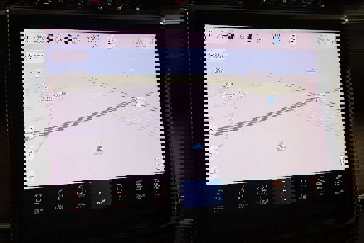 Used 2023 Jeep Grand Cherokee Summit w/ Luxury Tech Group V image 9