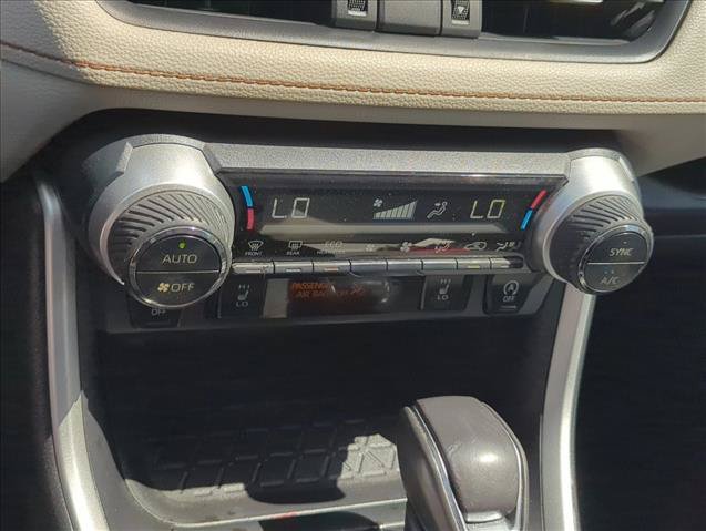 Certified 2020 Toyota RAV4 XLE Premium AWD/4WD image 23