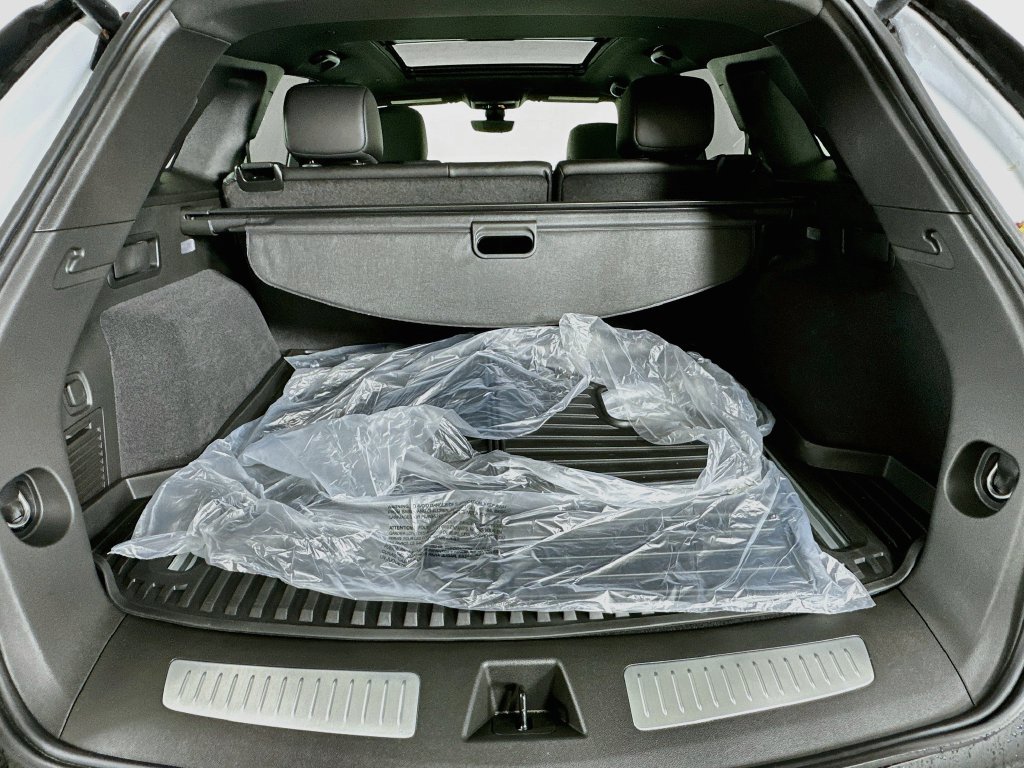 New 2026 Cadillac XT5 Premium Luxury w/ LPO, Floor Liner Package AWD/4WD image 33