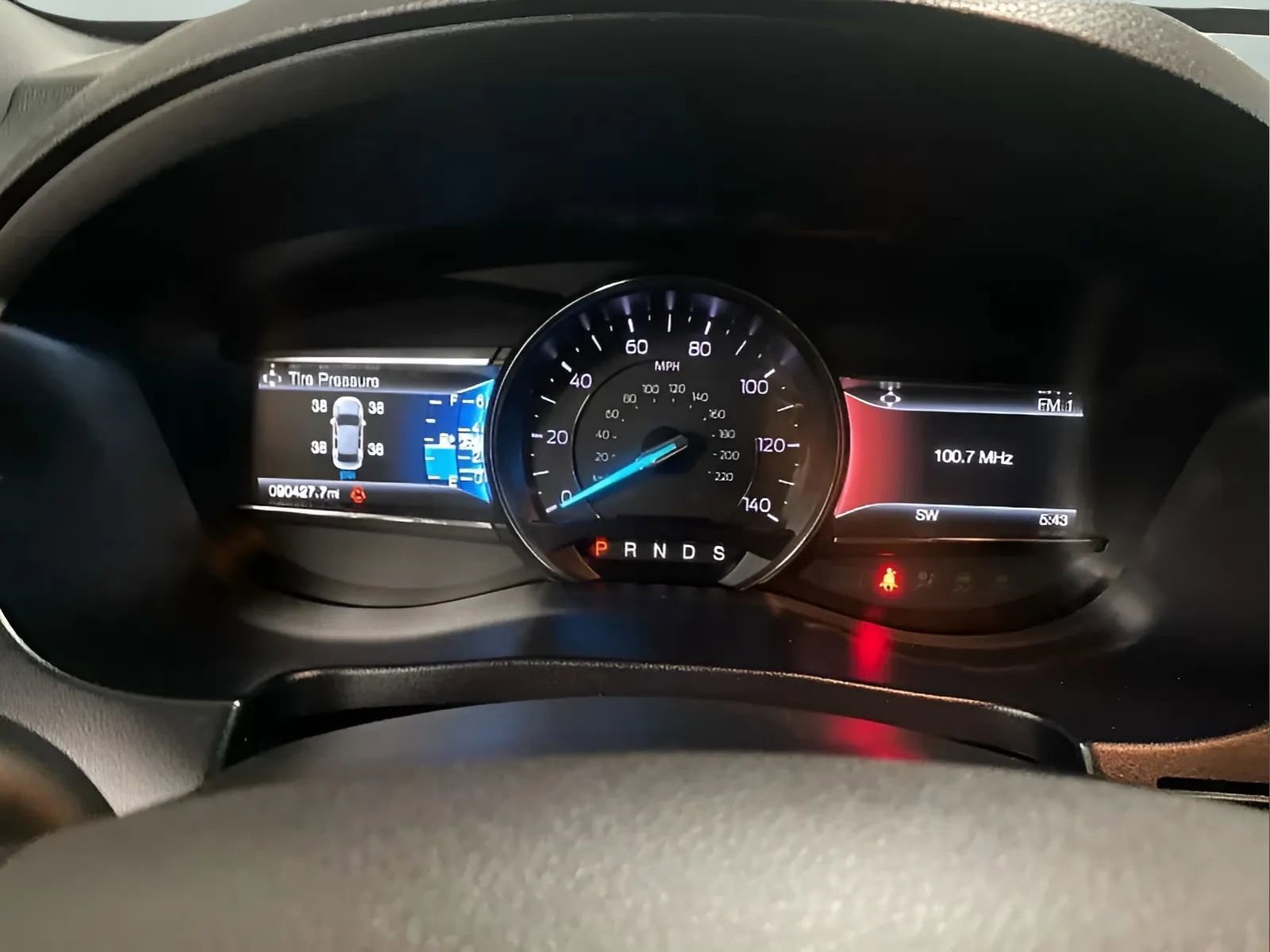 Used 2018 Ford Explorer XLT w/ Equipment Group 201A FWD image 18