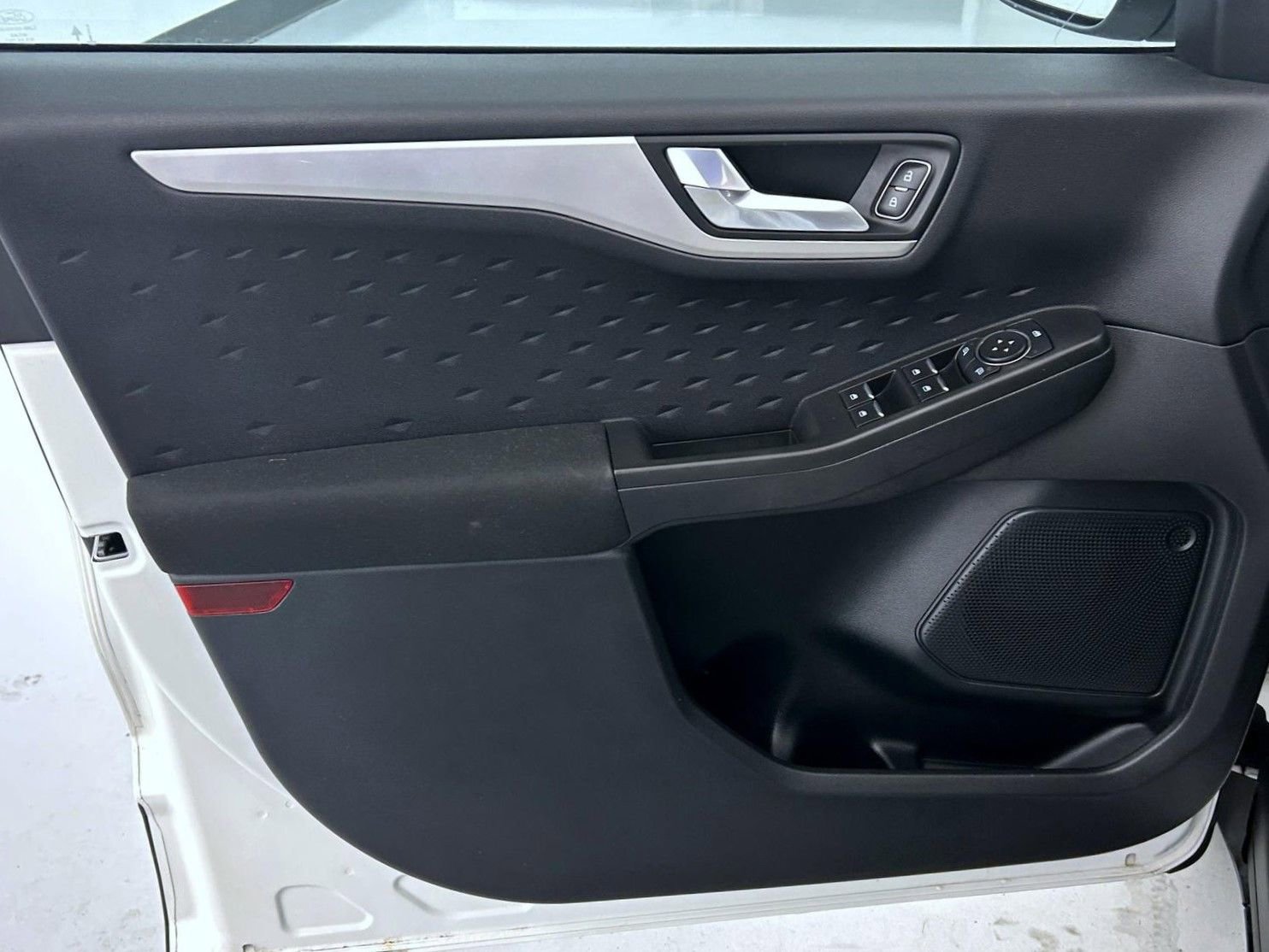 Used 2020 Ford Escape SE image 9