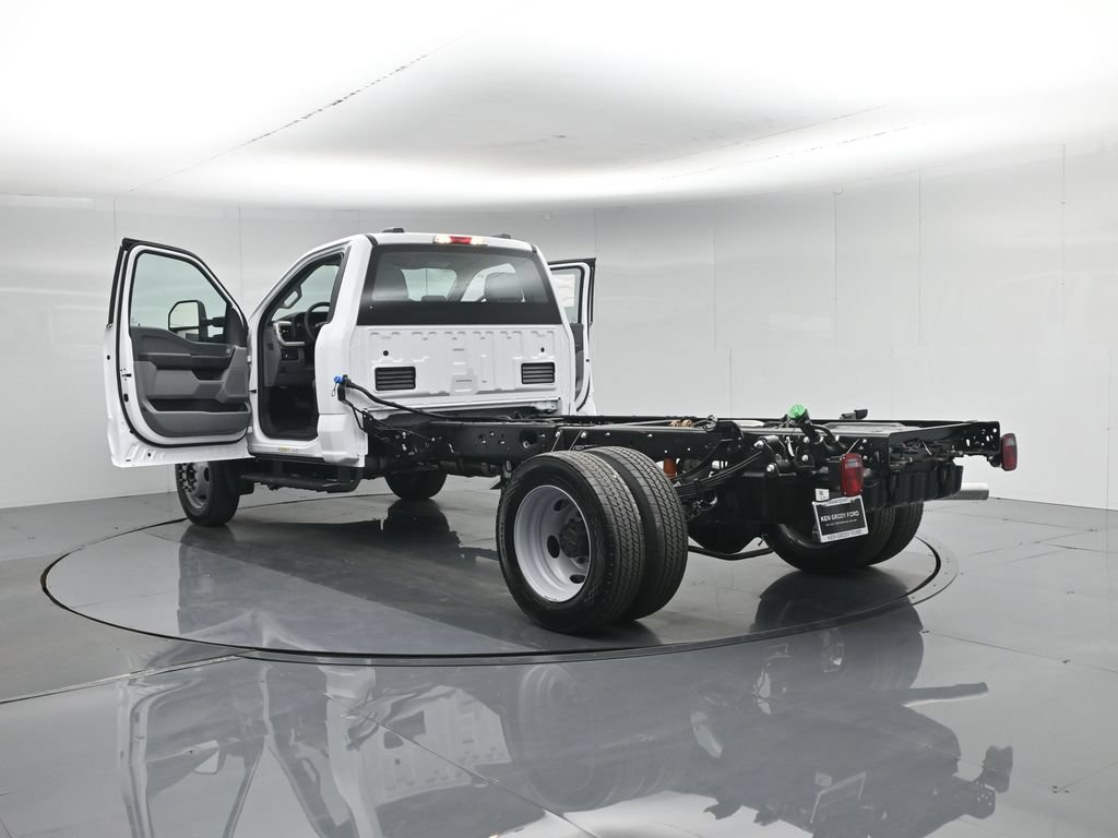 New 2026 Ford F450 XL w/ XL Chrome Package RWD image 25