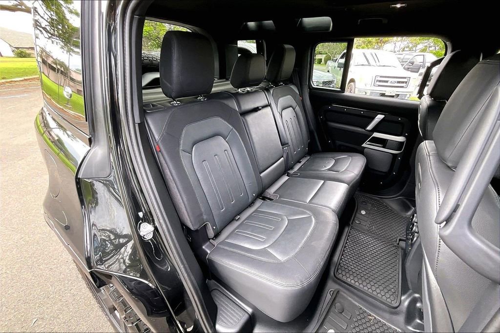 Used 2021 Land Rover Defender 110 X-Dynamic SE image 29